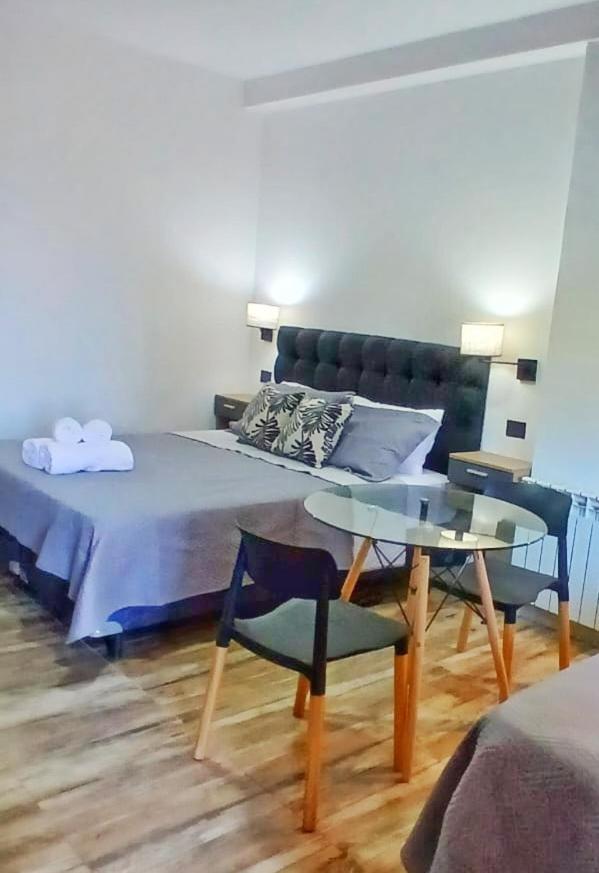 Las Victorias Suites Bariloche Ruang foto
